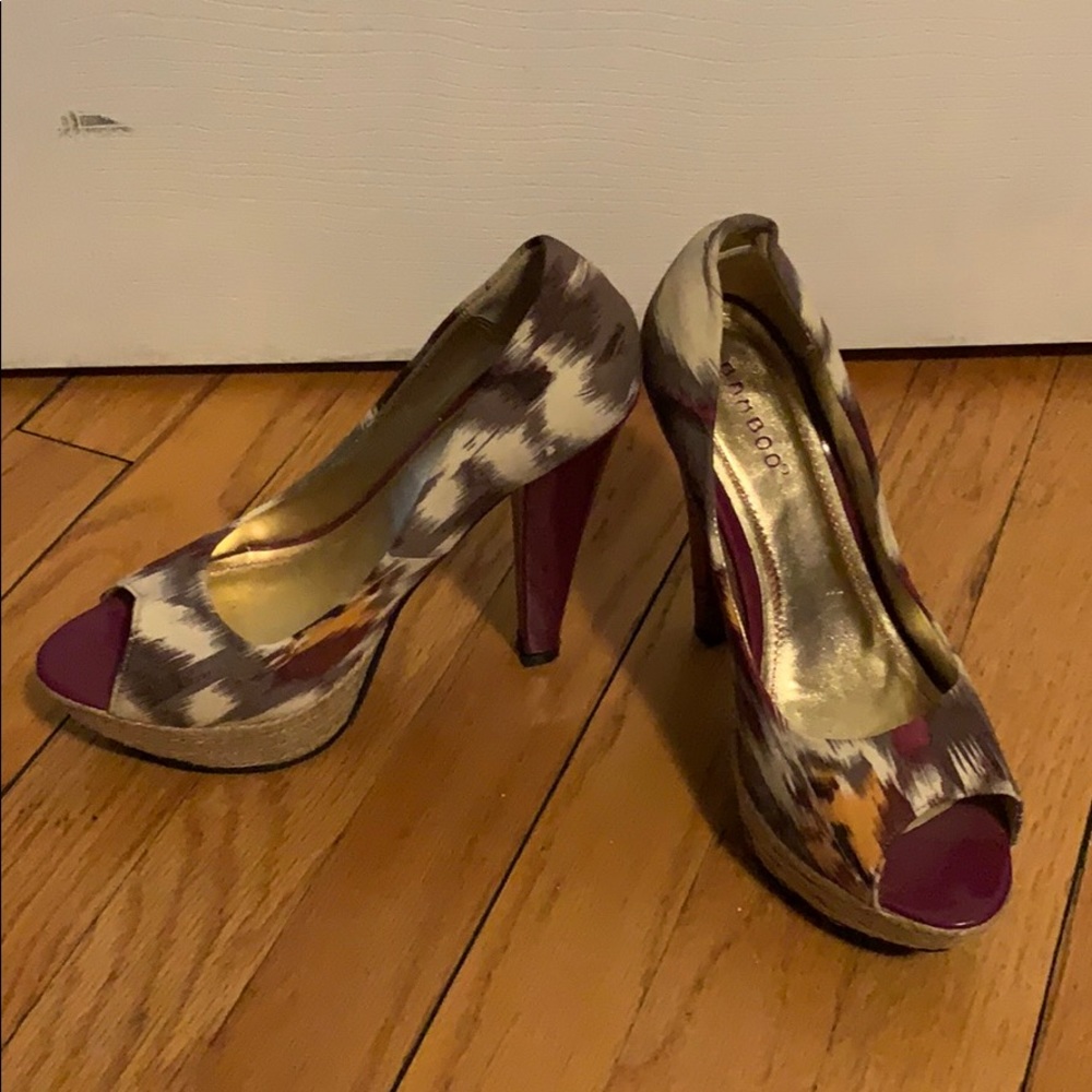 Heels size 7 - Picture 2 of 4